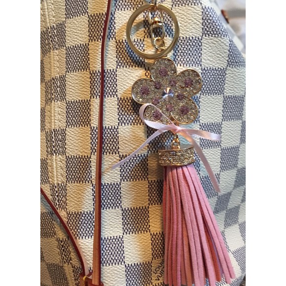 Bag Charm Flower Shape Crystals and Tassel-PINK or BLACK - Picture 4 of 13